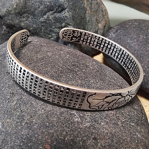 Buddhist Heart Mantra Silver Tone Bracelet - Picture 2 of 3